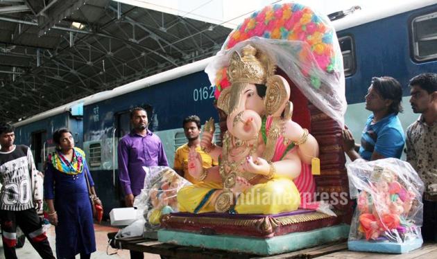 ganesh chaturthi, ganesh idols, ganesh pics, ganesh utsav mandal, ganesh chaturthi images, ganesh chaturthi photo, indian express