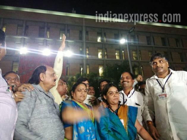 Gujarat rajya sabha elections, ahmad patel won, amit shah, smriti irani, gujarat congress, gujarat bjp, gujarat rajya sabha elections photos, vaghela, what happened in gujarat RS elections, indian express news, india news, picture gallery express, IE picture gallery