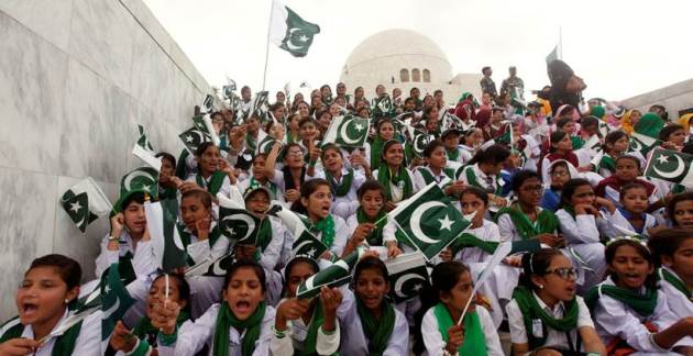 pakistan independence day, 70th indepemdence day, pak independence day images, pak independence day pics, pak i day photos, pak independence day 2017, pak i day celebrations, indian express