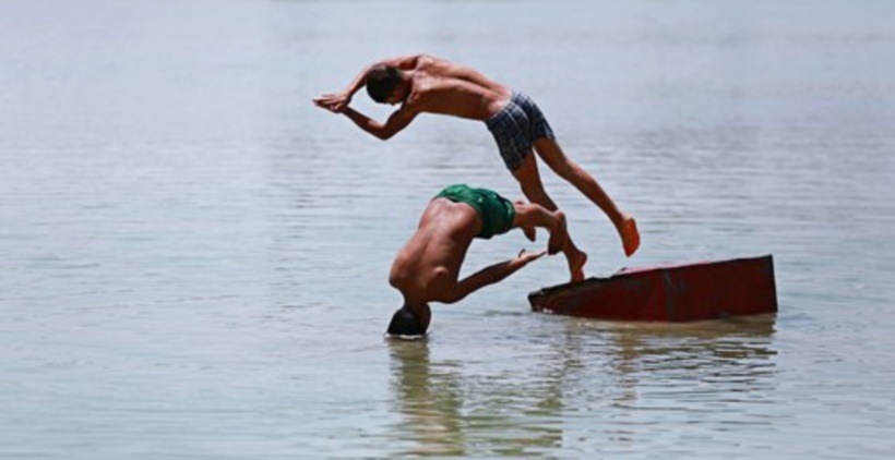 europe heat wave, heat wave europe, romania, italy, heat temprature europe, europe, europe summer, europe weather, latest news, indian express