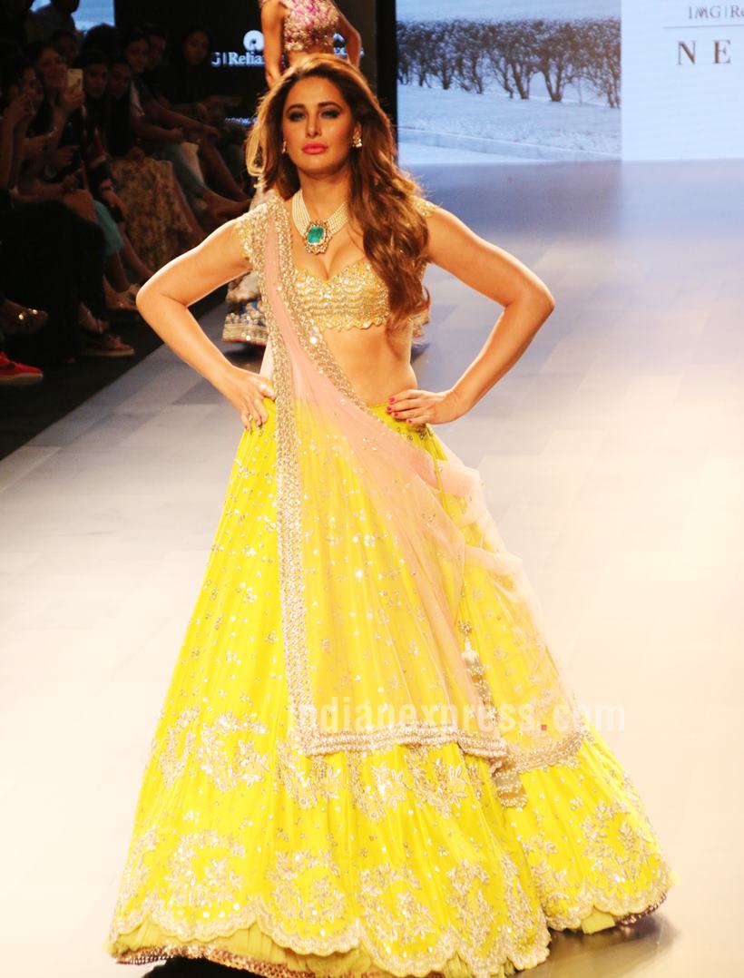 lakme fashion week, lakme fashion week winter festive 2017, lfw 2017, vaani kapoor, nargis fakri, saiyami kher, anushree reddy, manish arora, wendell rodricks, nachiket barve, sonam and paras modi, celeb fashion, bollywood fashion, indian express, indian express news