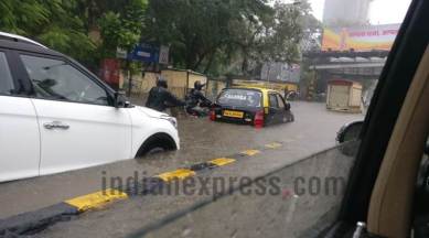 Mumbai rains, Mumbai rain, Mumbai rain alert, Mumbai weather, Mumbai waterlogging, Mumbai Traffic Alert, Mumbai Traffic, India News, Indian Express, Indian Express News