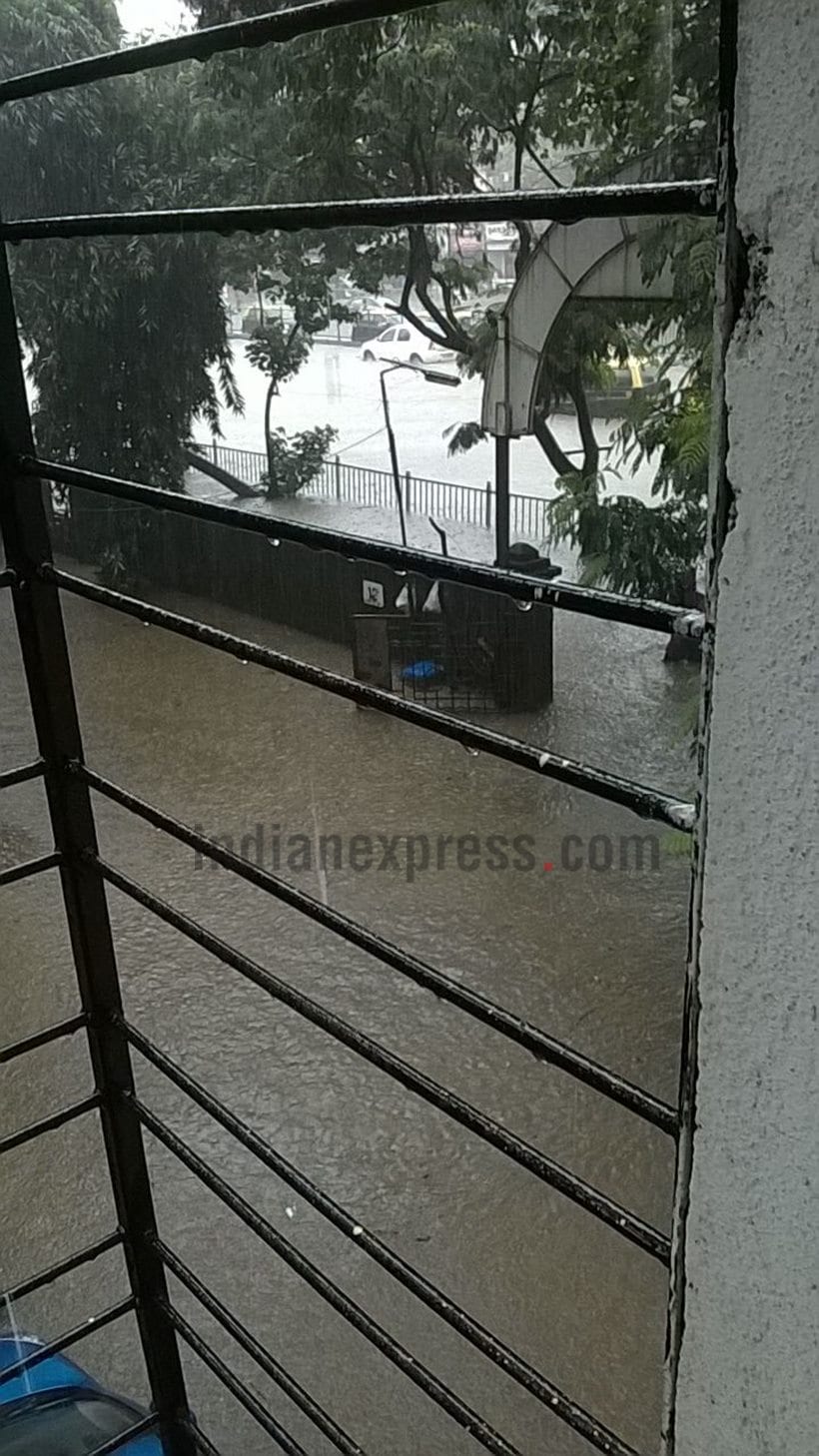 Mumbai Rains, heavy rain in Mumbai, Mumbai traffic situation, Mumbai trains, Mumbai local trains, Mumbai weather, traffic in Mumbai, airlines to Mumbia, Mumbai airport, Mumbai floding, Mumbai waterlogging, Maharashtra news, India news, National news