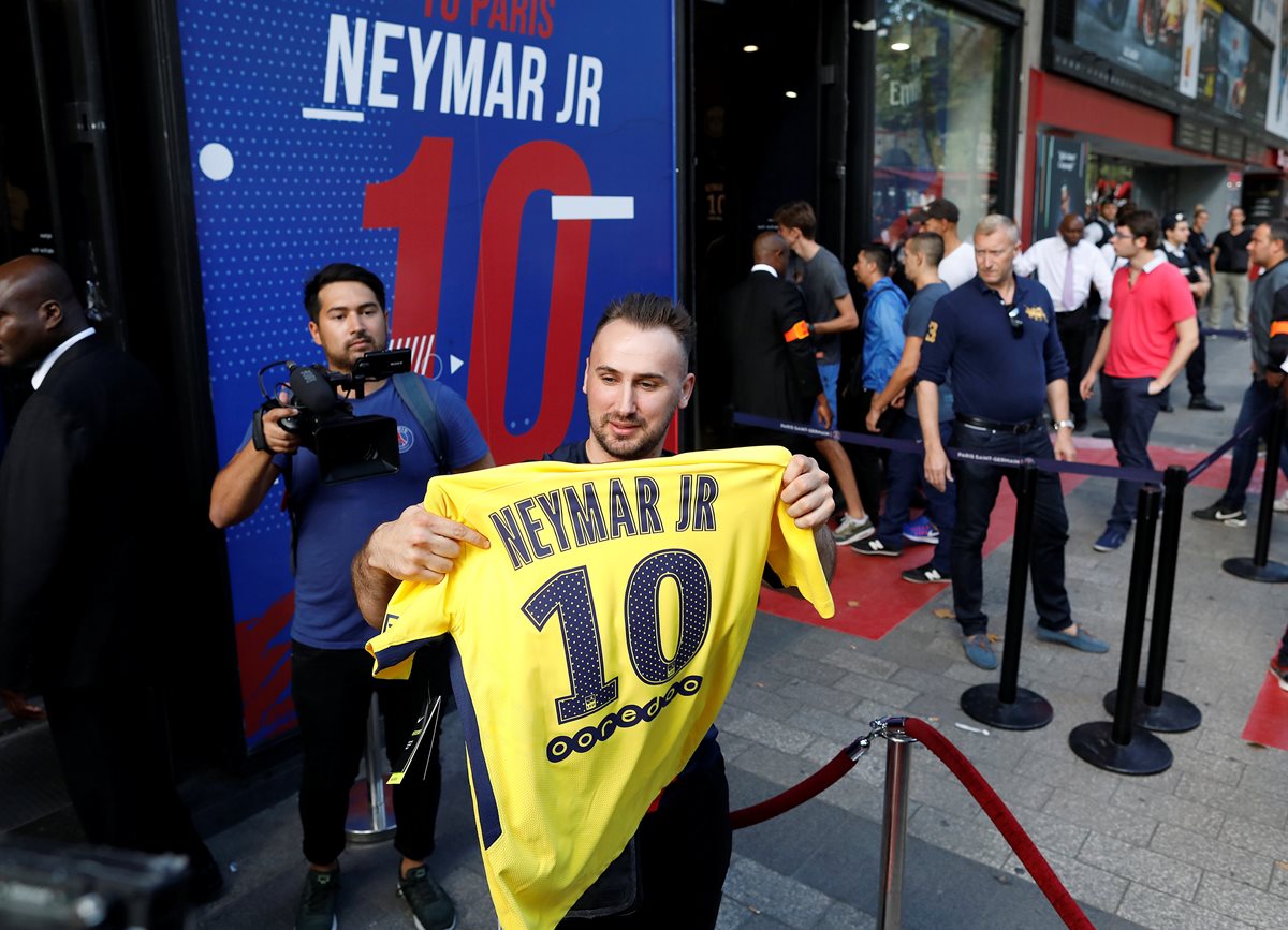 psg store champs elysee