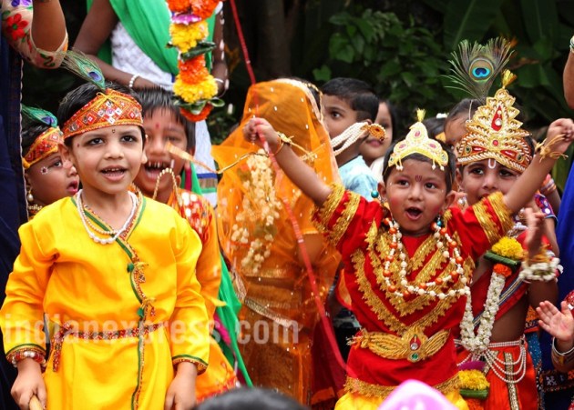 Krishna Janmashtami 2017, janmashtami, krishna janmashtami, happy janmashtami, lord krishna, janmashtami photos, happy janmashtami pictures, janmashtami preperations, indian festival, festival photos, indian express
