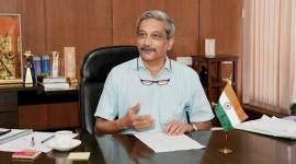 Manohar Parrikar assumes charge Manohar parrikar, manohar parrikar dead, manohar parrikar death, manohar parrikar demise, goa chief minister, goa chief minister death, goa government, new chief minister, search for new chie minister, new goa chief minister, bjp, congress, indian express