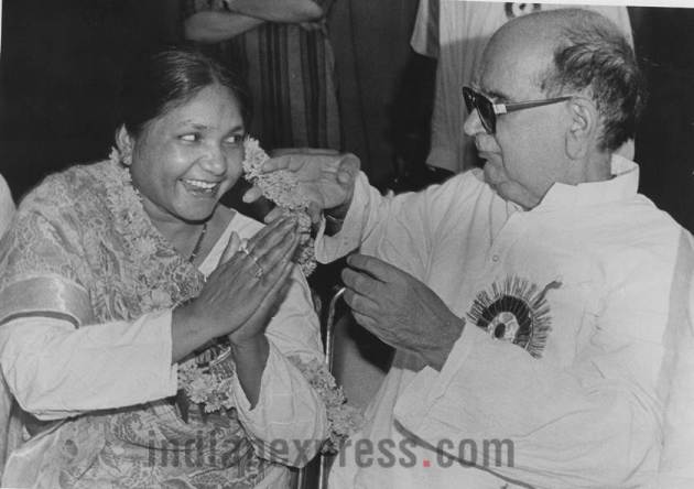 phoolan devi, bandit queen, dacoit queen, phoolan devi birth anniversary, phoolan devi rebel, phoolan devi pics, phoolan devi images, indian express