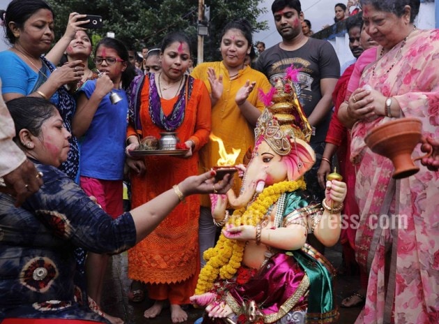 Ganesh Chaturthi, Ganpati Visarjan, Visaran photos, Ganpati idols