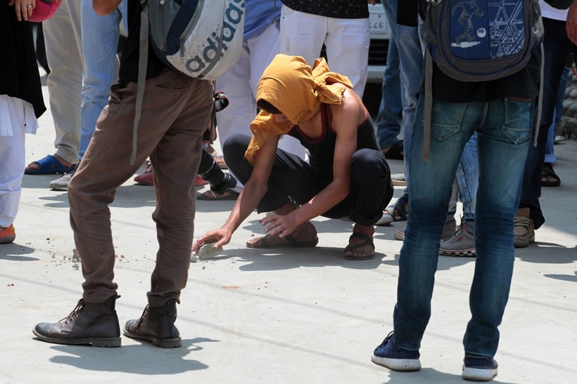 Abu Dujana, Jammu and Kashmir, Lashkar e Taiba, Pulwama encounter, pulwama encounter photos, pulwama protests, pulwama protest photos, abu danjana encounter photos, Abu Dujana killed, LeT Commander killed, LeT terrorist killed, Lashkar e Taiba, LeT militant Abu Dujana,Kashmir LeT terrorist, latest photos, indian express