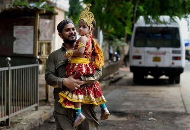 Krishna Janmashtami 2017, janmashtami, krishna janmashtami, happy janmashtami, lord krishna, krishna jayanti, sri krishna jayanti, janmashtami photos, happy janmashtami pictures, janmashtami preperations, indian festival, festival photos, janmashtami celebrations, indian express