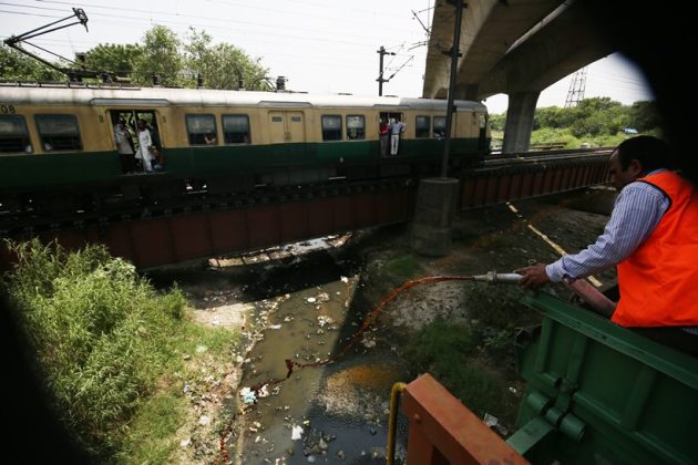 Special train deployed to tackle mosquito menace in Delhi | Picture ...