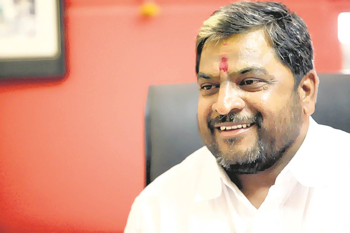 Former MP Raju Shetti alleges internet and mobile services suspended in ...