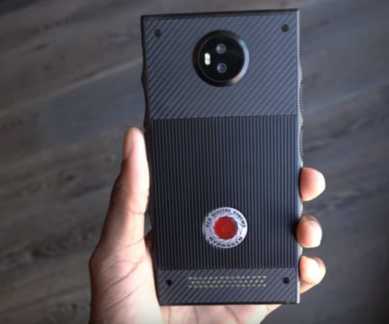 Red, Red Hydrogen One, Red Hydrogen One smartphone, Red Hydrogen One smartphone, MKBHD, MKBHD Red Hydrogen One video, Holographic display