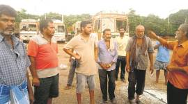 panchkula violence, haryana riots, tamil nadu truck drivers, ppl from other states stuck in haryana, tau devi lal stadium, dera sacha sauda, gurmeet ram rahim singh, rape case verdict, indian express