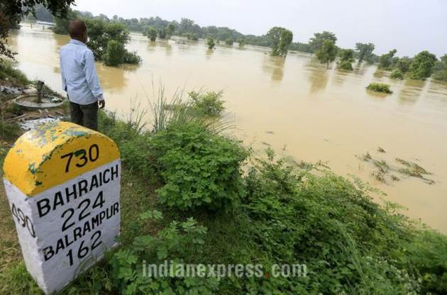 up floods, uttar pradesh flood images, uttar pradesh flood 2017, uttar pradesh flood photos, up flood pics, badh in uttar prades, floods in india, indian express