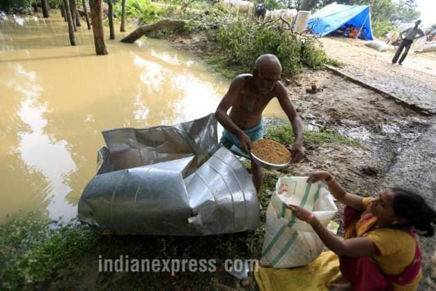 up floods, uttar pradesh flood images, uttar pradesh flood 2017, uttar pradesh flood photos, up flood pics, badh in uttar prades, floods in india, indian express