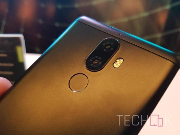 The mid-range dual camera smartphone Moto G5S Plus comes with water repellent nano coating