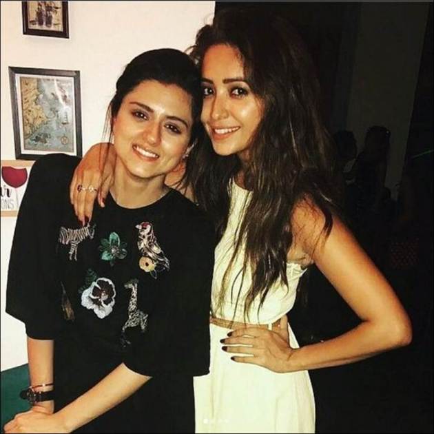 asha negi, asha negi images, asha negi sargun birthday, asha sargun ridhi images