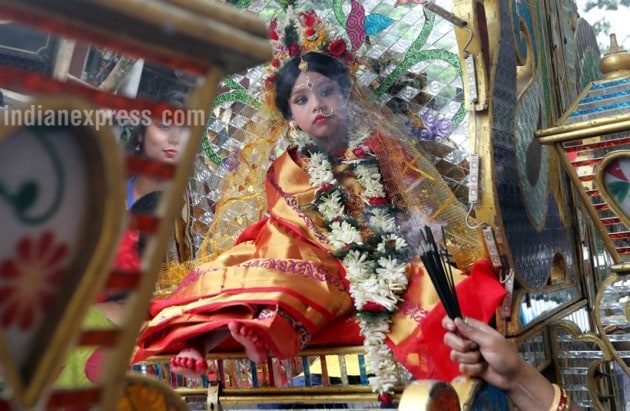 Navratri 2017: A glimpse of the Kumari Puja ritual in Bengal on ...