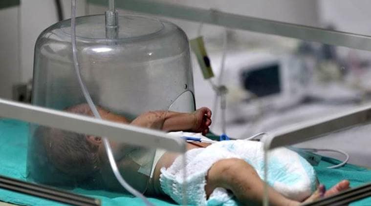 ‘denied Admission Woman Gives Birth Outside Gonda Govt Hospital