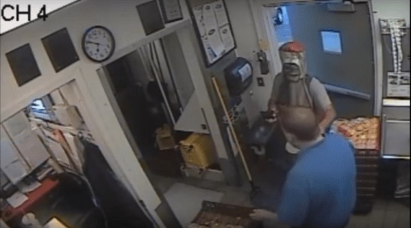 robber dressed as cococola bottle, kentucky robbery, viral videos, indian express, indian express news