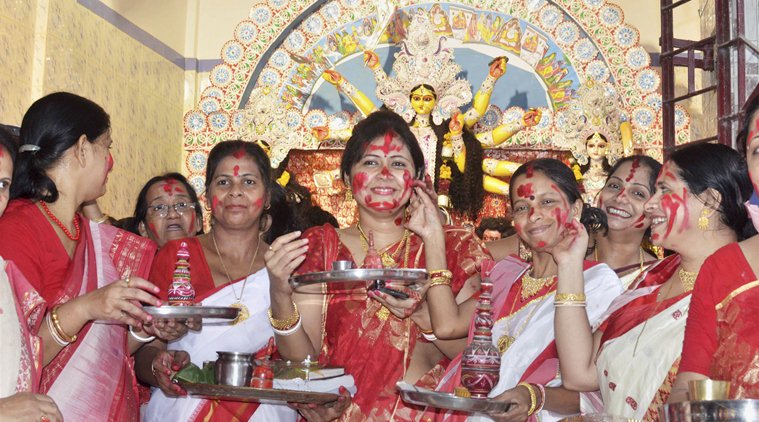Navratri 2017 LIVE updates: Here’s how people are celebrating the ...