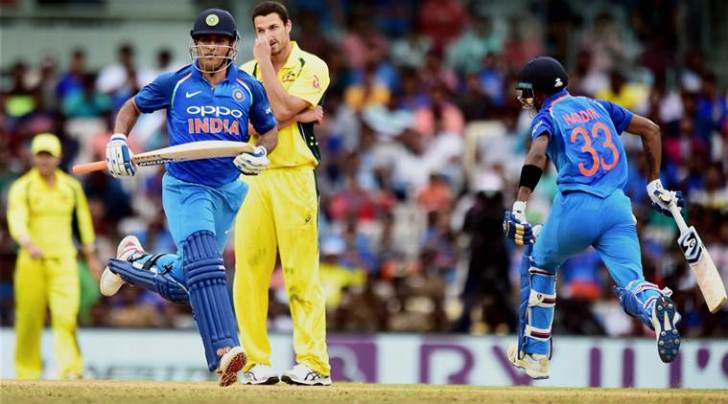 India vs Australia, 1st ODI: Twitteratti applaud MS Dhoni, Hardik ...