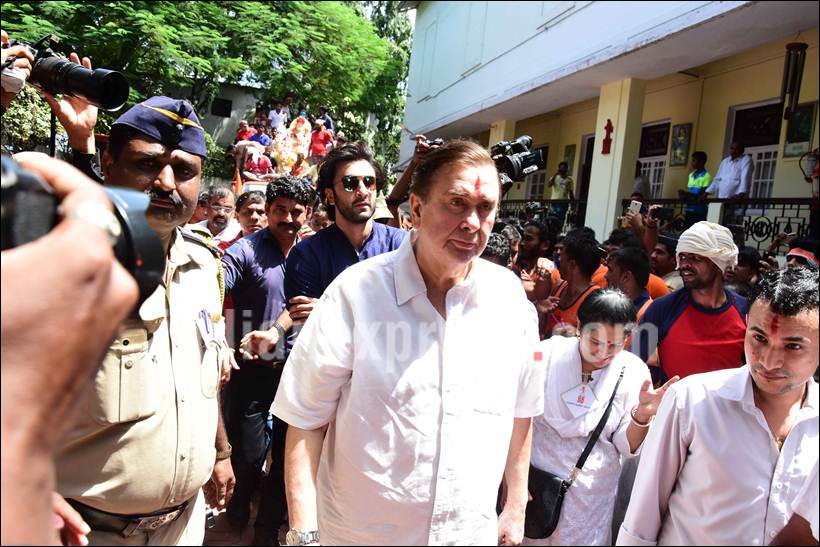 randhir kapoor, randhir kapor karisma kapoor, randhir kapoor daughters, randhir kapoor ganesh chaturthi, ganesh chaturthi images