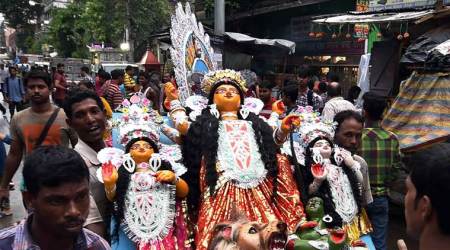 Durga Puja in Kolkata, durga puja pandal, kolkata, durga puja in kolkata, demonetisation theme, kolkata durga puja,
