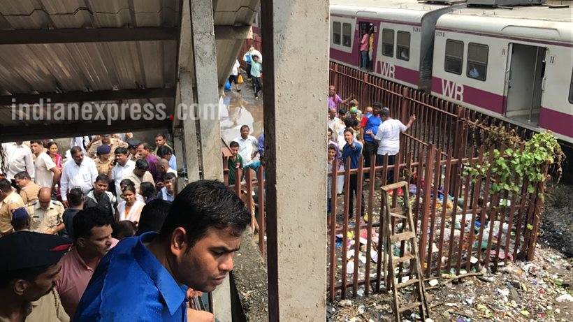 elphinstone stampede, elphinstone station, Elphinstone station stampede, prabhadevi station stampede pics, mumbai local stampede, elphinstone pics, elphinestone railway station stampede, elphinestone stampede images, elphinestone station photos, indian express