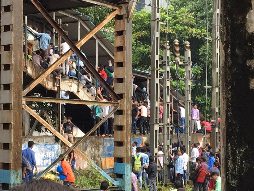 elphinstone stampede, elphinstone station, Elphinstone station stampede, prabhadevi station stampede pics, mumbai local stampede, elphinstone pics, elphinestone railway station stampede, elphinestone stampede images, elphinestone station photos, indian express