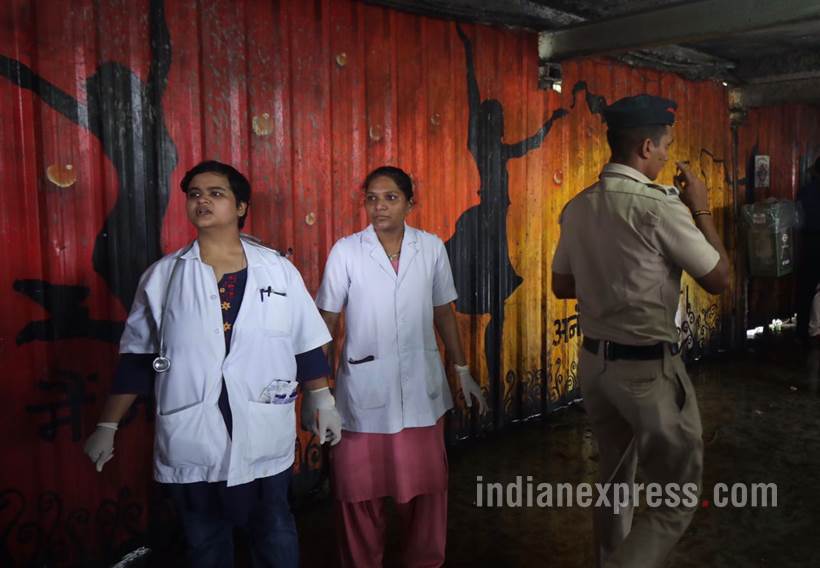 elphinstone stampede, elphinstone station, Elphinstone station stampede, prabhadevi station stampede pics, mumbai local stampede, elphinstone pics, elphinestone railway station stampede, elphinestone stampede images, elphinestone station photos, indian express