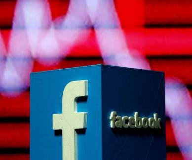 Facebook, Alphabet, Facebook Watch, YouTube, advertising revenue, Facebook content creators, digital video space, community-oriented shows, Facebook streaming options