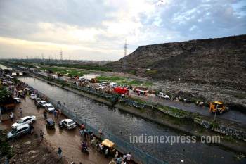 Ghazipur landfill collapse: A month on, pile of garbage strewn across road  unnerves residents