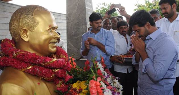 jagan mohan reddy, ysr congress, jagan mohan reddy pics, YSR Kutumbam launch, YSR Kutumbam launch photos, jagan mohan reddy photos, YSR Kutumbam launch photos, andhra pradesh, andhra congress, indian express