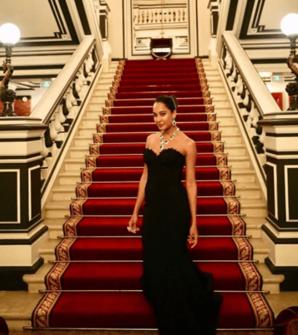 Lisa Haydon is in Paris and her latest photos are simply ...