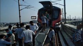 Lucknow metro, Yogi Adityanath, Uttar pradesh, Rajnath Singh, Lucknow metro snag, Lucknow metro failure, Lucknow metro glitch