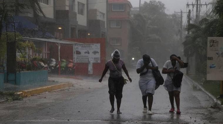 Hurricane Maria lashes Dominican Republic after direct hit on Puerto ...