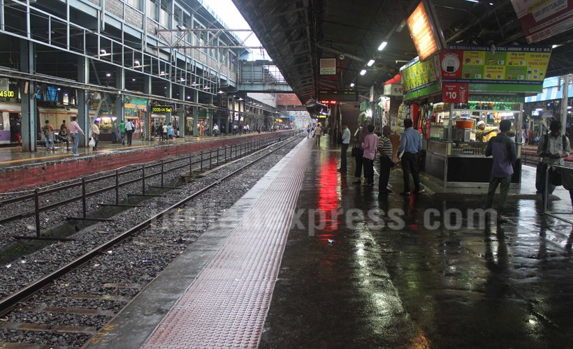 Mumbai rains, rains in mumbai, Mumbai rains, rains in Mumbai, Mumabai trains, local trians in Mumbai, Mumbai rains news, rains in Mumbai, traffic jams in mumabi, Mumbai news, latest news, India news, National news