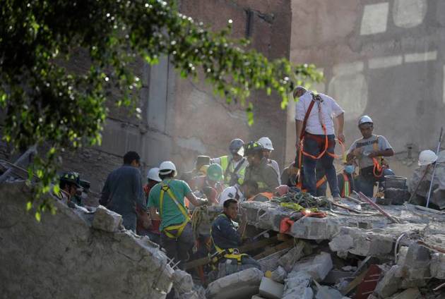 mexico earthquake, mexico earthquake deaths, mexico quake pictures, earthquake in mexico, us geological survey, mexico earthquake magnitude, mexico city quake