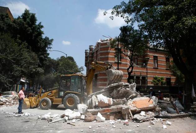 mexico earthquake, mexico earthquake deaths, mexico quake pictures, earthquake in mexico, us geological survey, mexico earthquake magnitude, mexico city quake