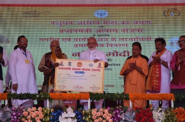 Narendra Modi, PM Narendra Modi, PM Modi in Varanasi, modi in varanasi, farmeres rally in varanasi, modi news, india news