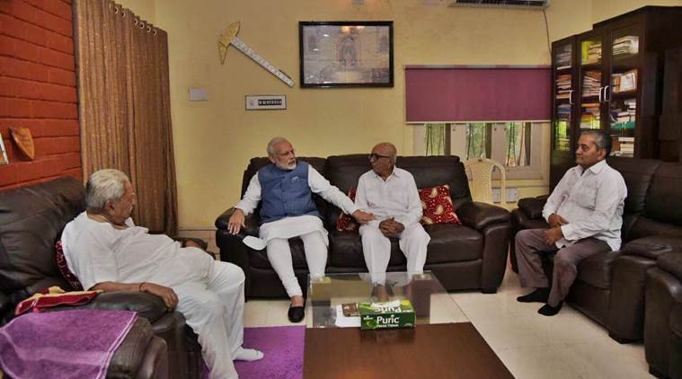 pm modi, modi in gujarat, keshubhai patel, pravin patel death, keshubhai patel son death, former gujarat cm son death, modi in ahmedabad, gujarat news, indian express