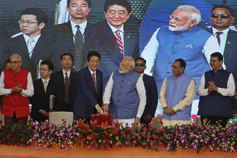 pm modi, shinzo abe, japan pm, abe in gujarat, shinzo abe pics, modi pics, shinzo abe photos, shinzo abe images, japanese prime minister, japan pm gujarat visit, modi pics, bullet train photos, indian express