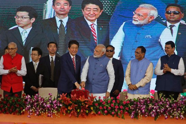 pm modi, shinzo abe, japan pm, abe in gujarat, shinzo abe pics, modi pics, shinzo abe photos, shinzo abe images, japanese prime minister, japan pm gujarat visit, modi pics, bullet train photos, indian express