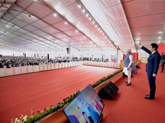 pm modi, shinzo abe, japan pm, abe in gujarat, shinzo abe pics, modi pics, shinzo abe photos, shinzo abe images, japanese prime minister, japan pm gujarat visit, modi pics, bullet train photos, indian express