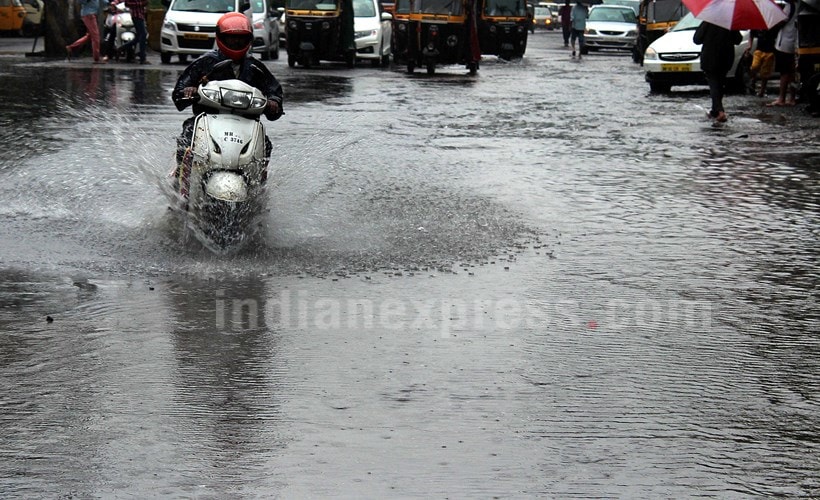 Mumbai rains, rains in mumbai, Mumbai rains, rains in Mumbai, Mumabai trains, local trians in Mumbai, Mumbai rains news, rains in Mumbai, traffic jams in mumabi, Mumbai news, latest news, India news, National news