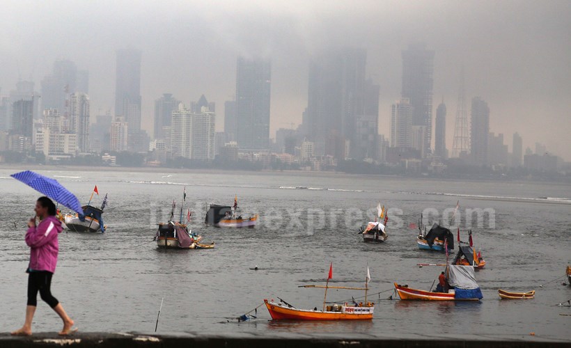 Mumbai rains, rains in mumbai, Mumbai rains, rains in Mumbai, Mumabai trains, local trians in Mumbai, Mumbai rains news, rains in Mumbai, traffic jams in mumabi, Mumbai news, latest news, India news, National news