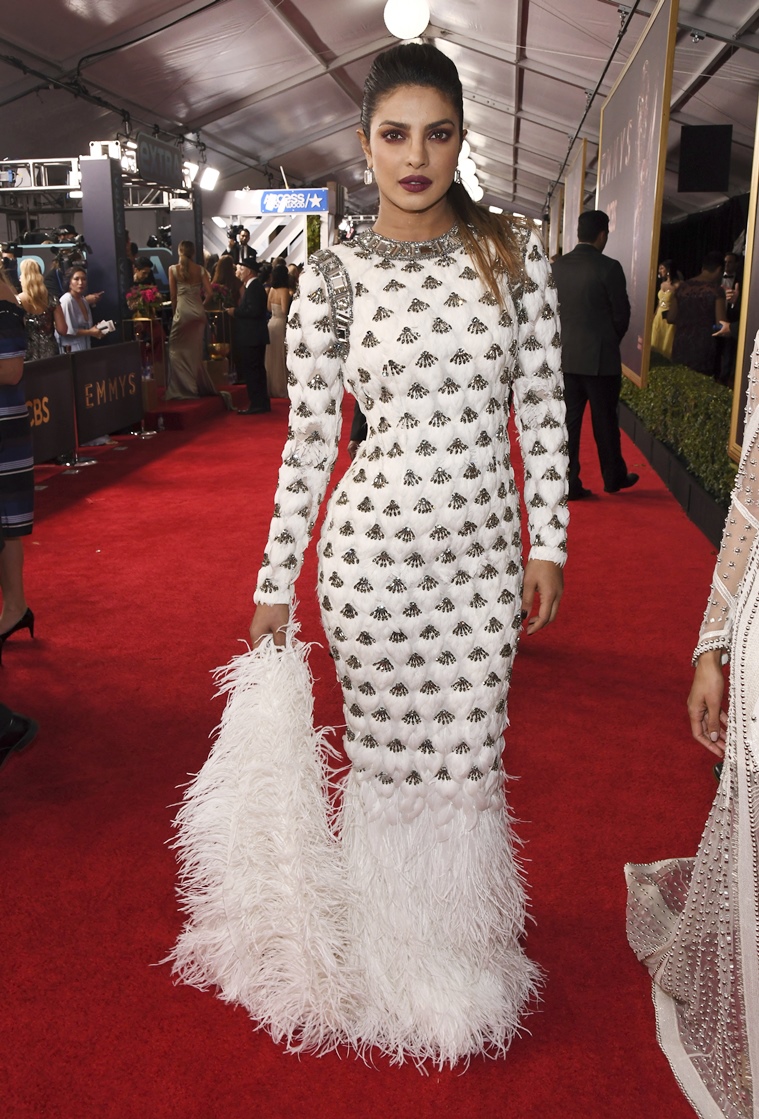 red carpet dress priyanka chopra