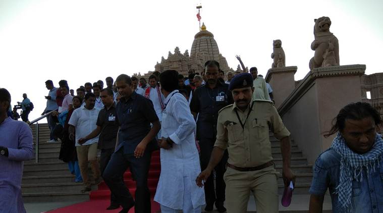 rahul gandhi, rahul gandhi in gujarat, rahul gandhi gujarat visit, rahul gandhi gujarat visit live updates, gujarat elections, gujarat congress, rahul gandhi modi, BJP, narendra modi, congress, rahul in gujarat, latest news, indian express
